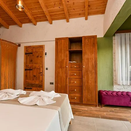 Iskenderun Sleeps 4 With Pool Air Con And Wifi * 페티예