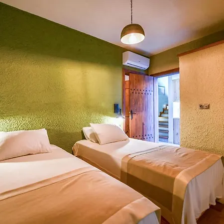 Iskenderun Sleeps 4 With Pool Air Con And Wifi 빌라