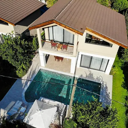 Iskenderun Sleeps 4 With Pool Air Con And Wifi 페티예